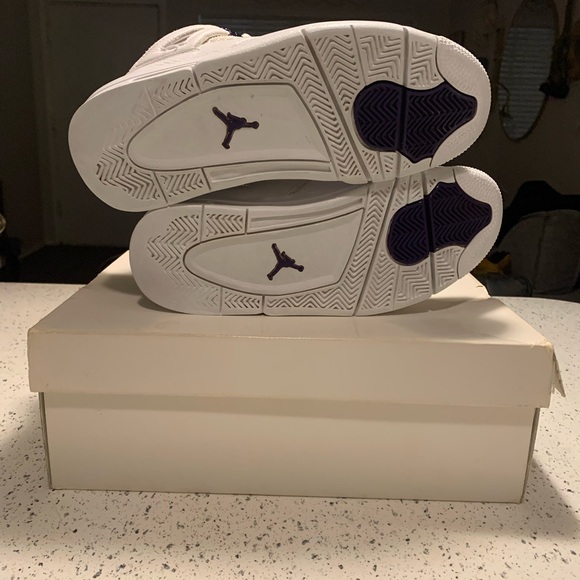 Jordan 4 Purple Metallic - Picture 5 of 6